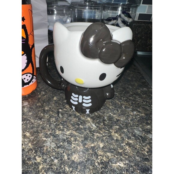 Hello Kitty halloween tumbler and mug bundle - Picture 2 of 12